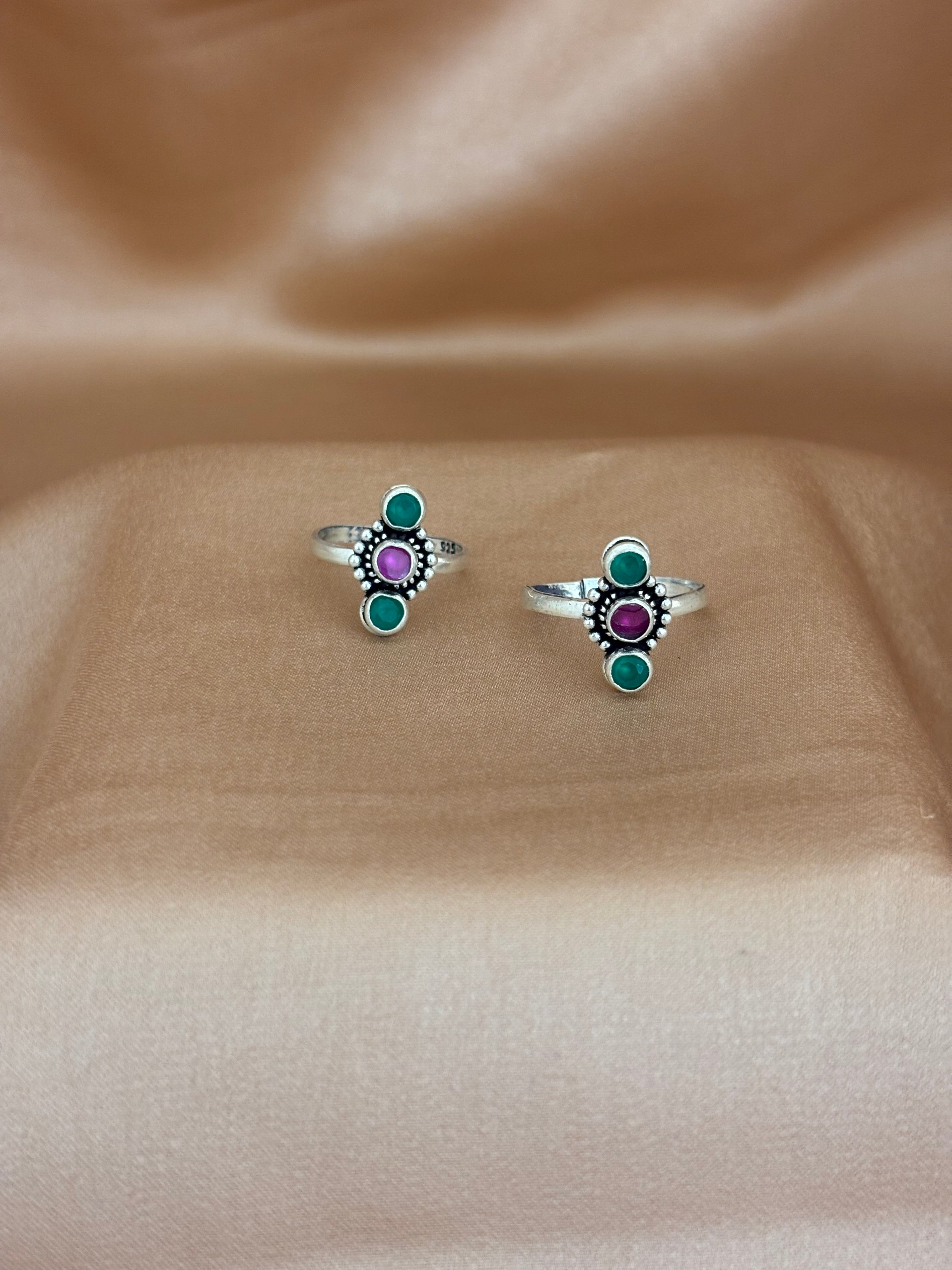 Vertical Trio Multi-Stone Toe Rings