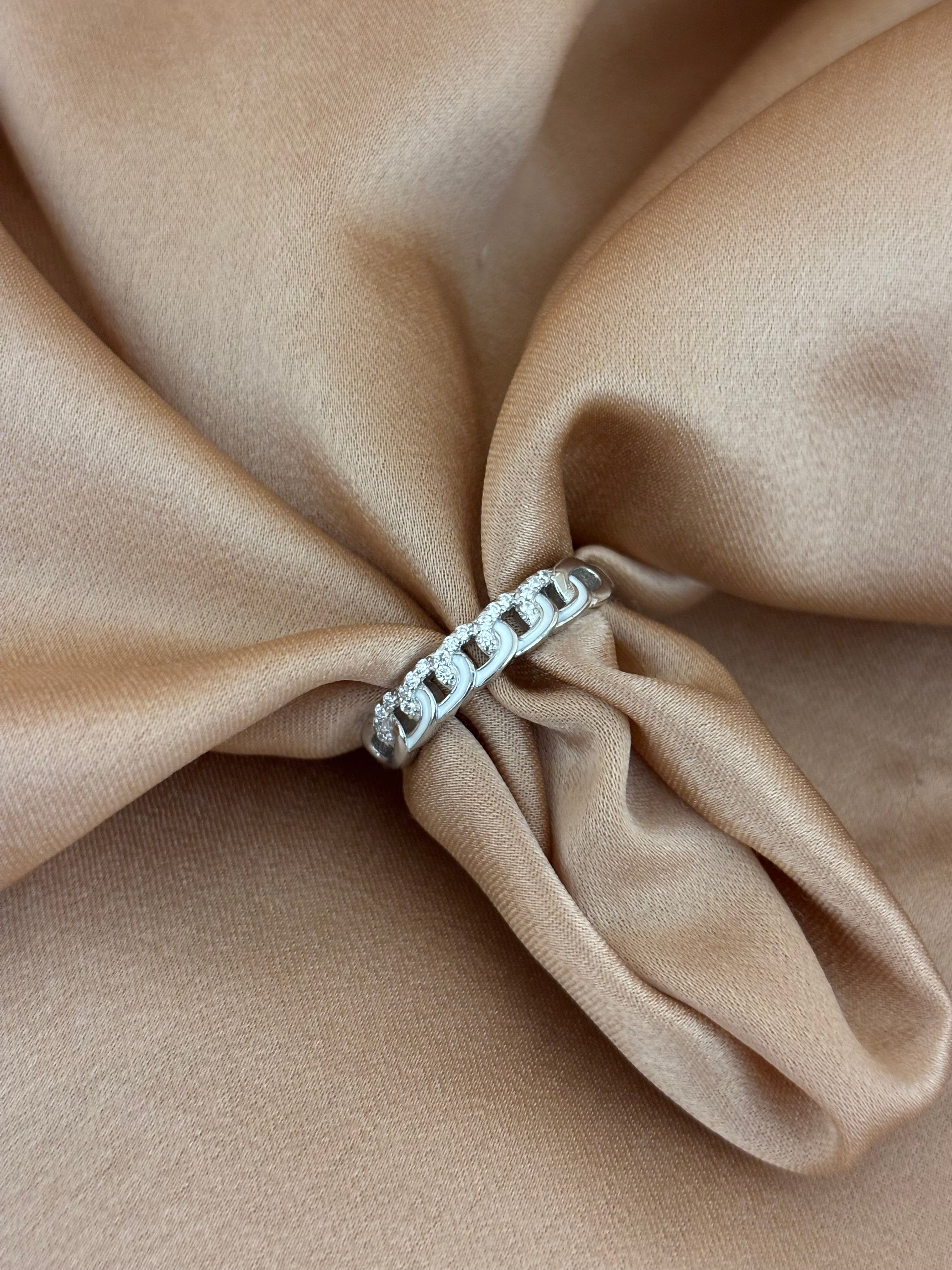 Sparkling Curb Link Band