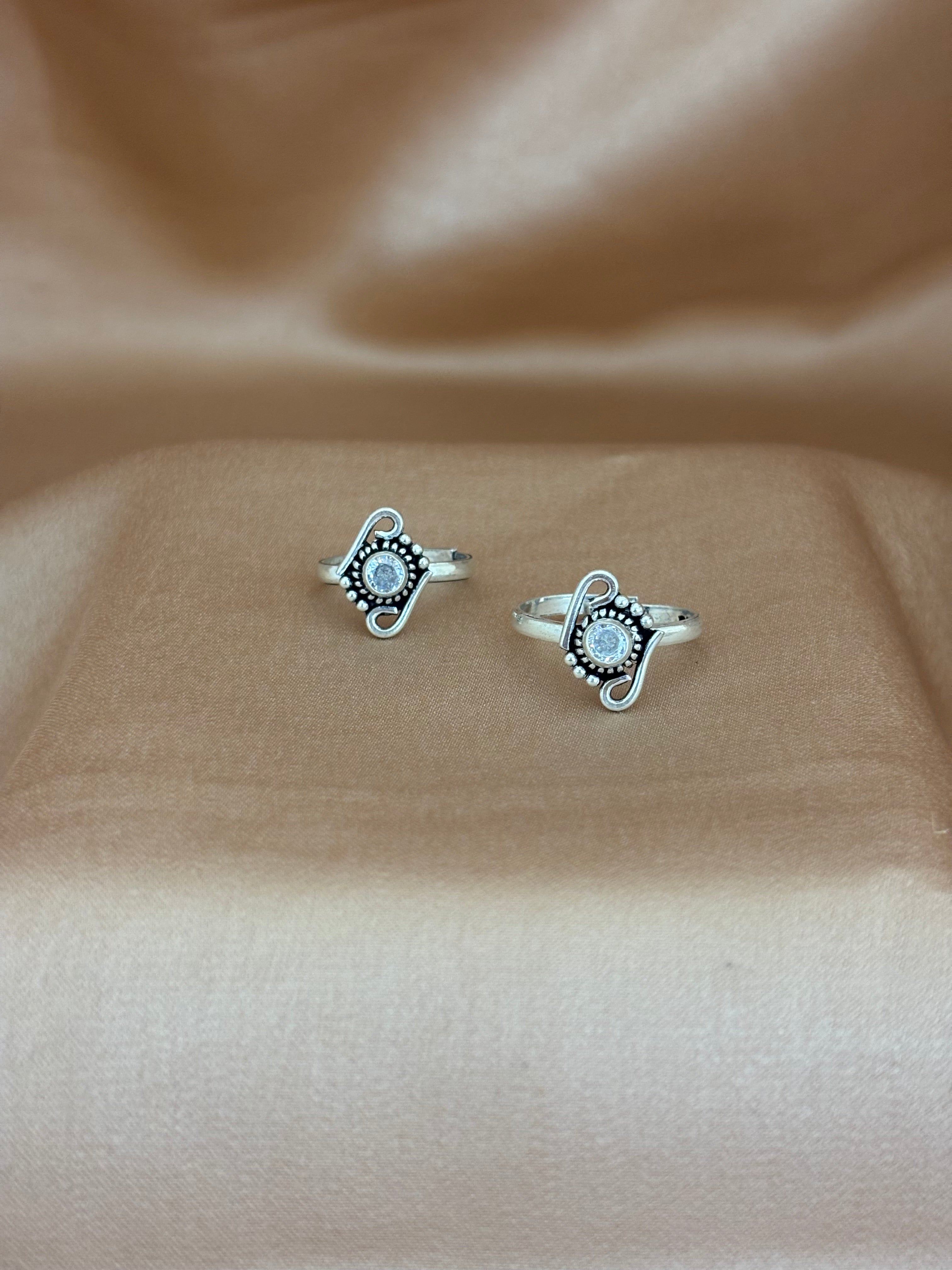 Modern Geometric S-Link Silver Toe Rings