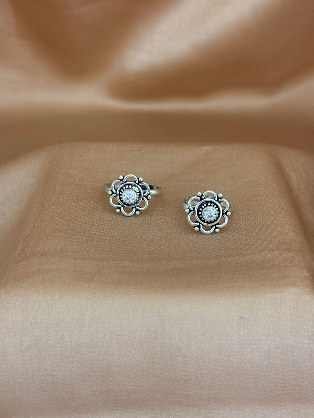 Classic Shimmer Zirconia Silver Toe Rings