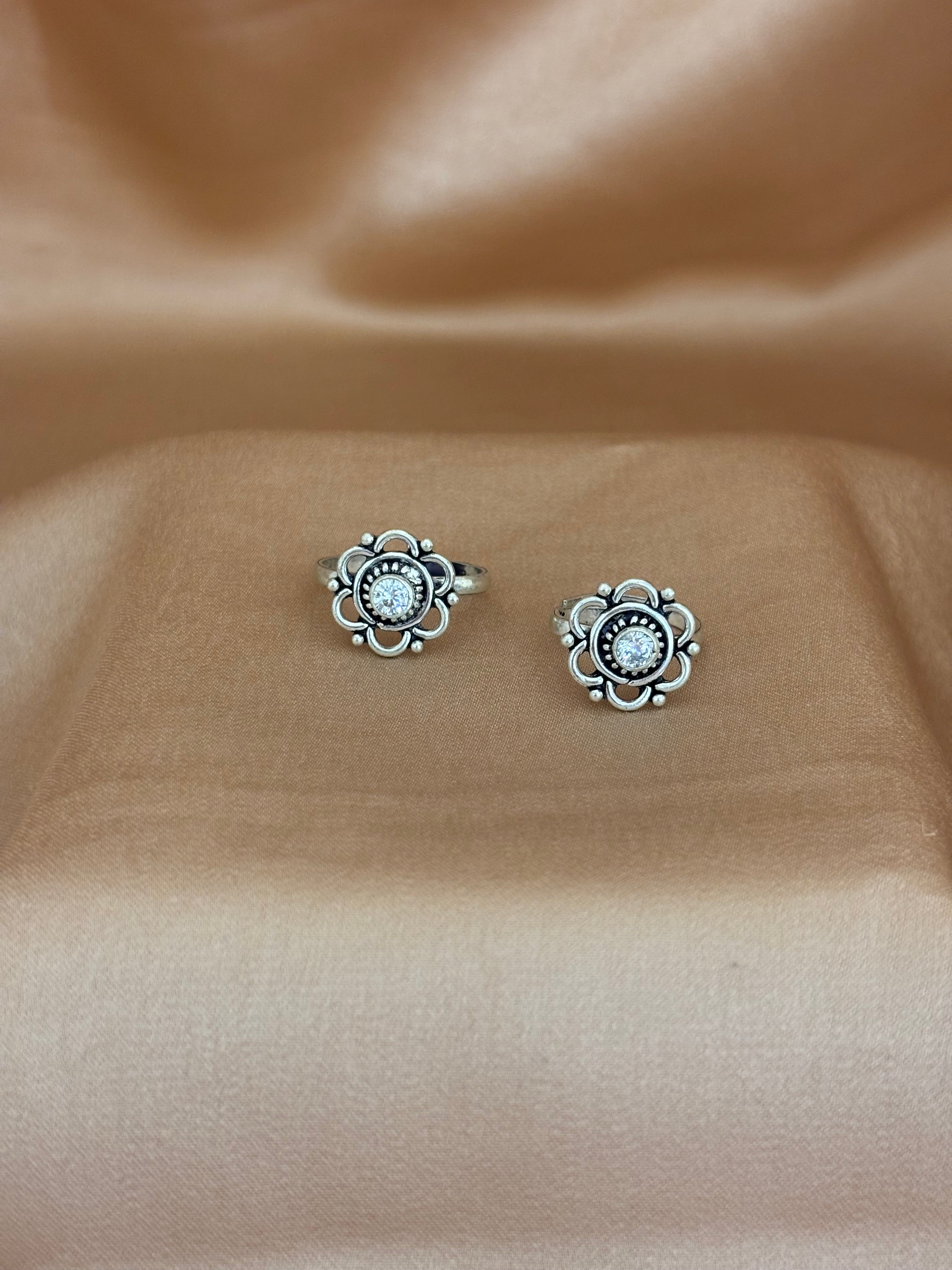 Classic Shimmer Zirconia Silver Toe Rings