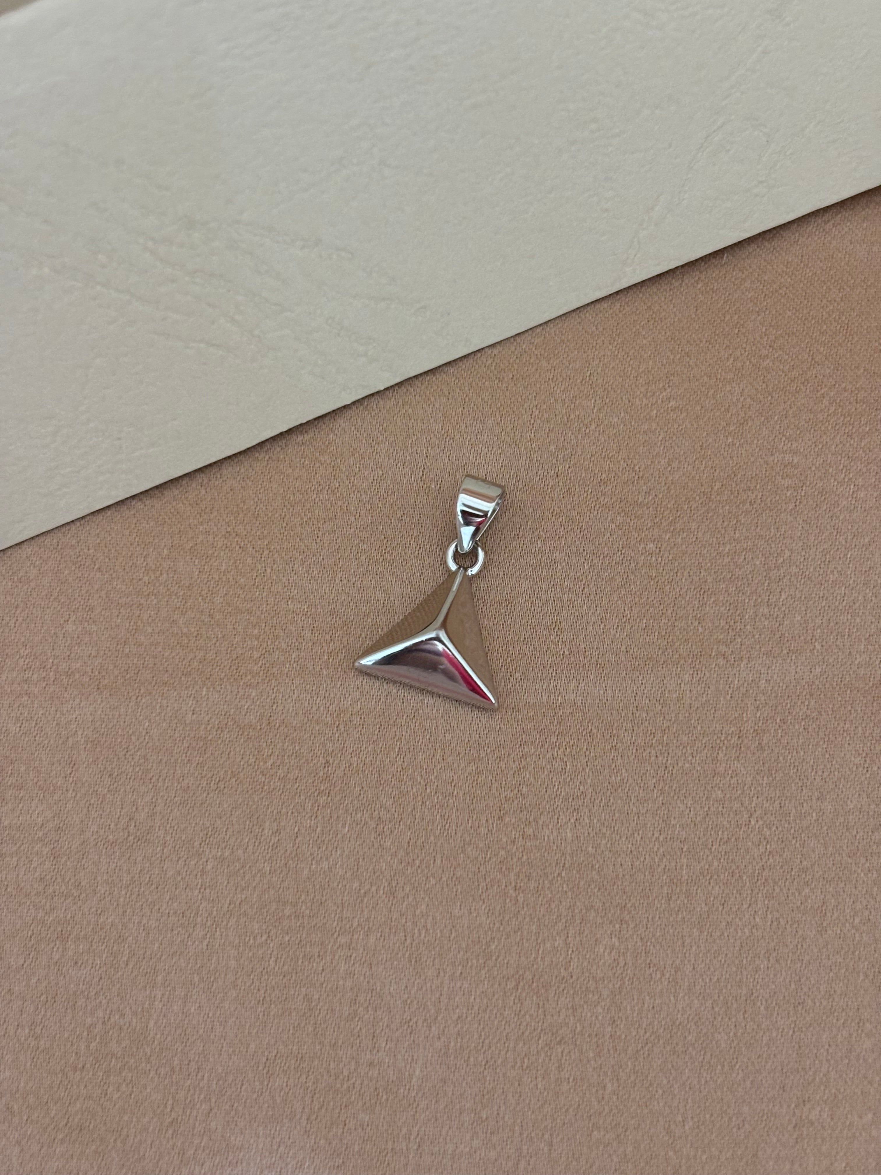 Minimalist Polished Pyramid Set