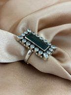 Vintage-Inspired Emerald Green Rectangular Statement Ring