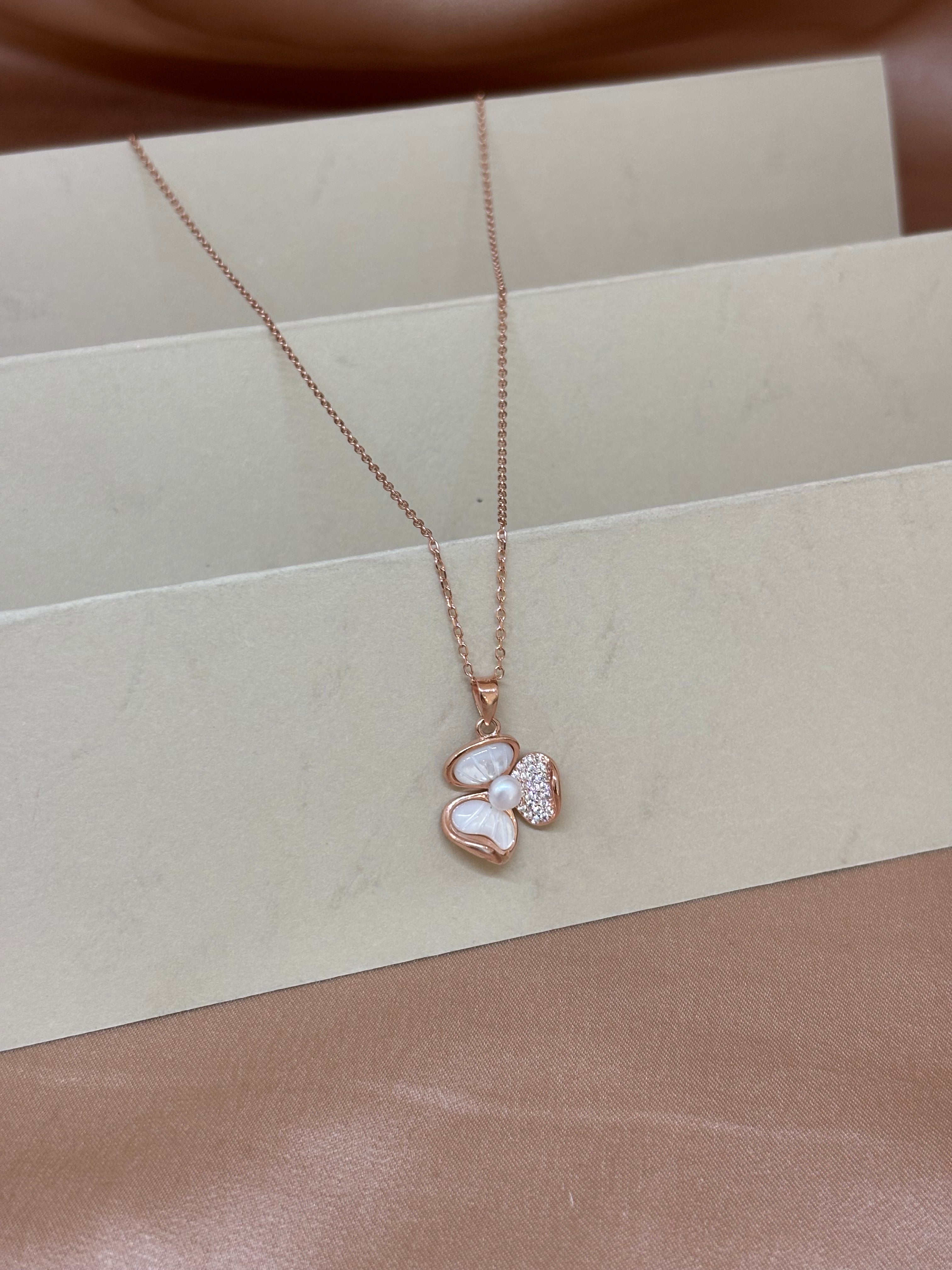 Rose Gold Floral Pearl Necklace