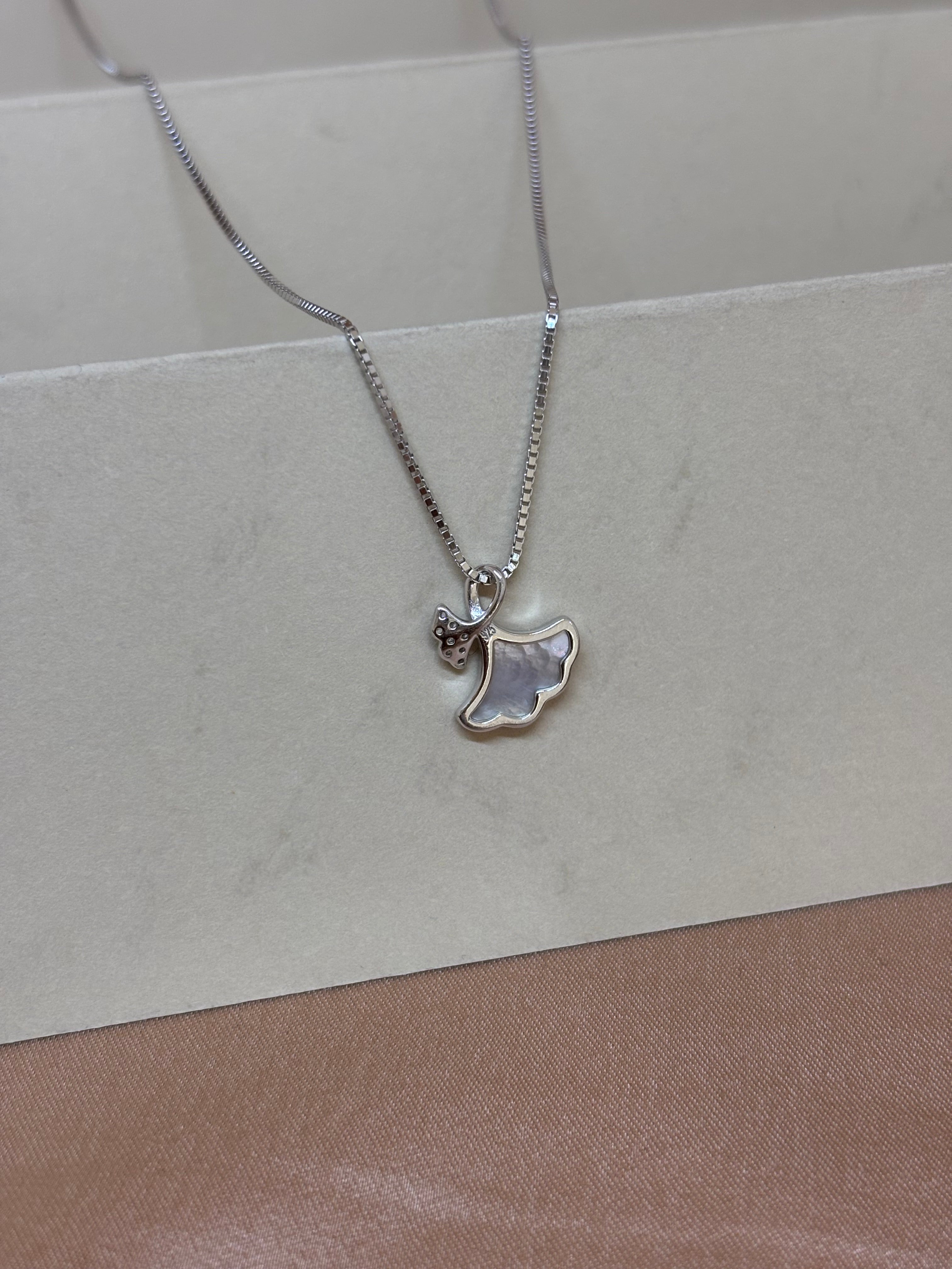 Ginkgo Leaf Shell Necklace