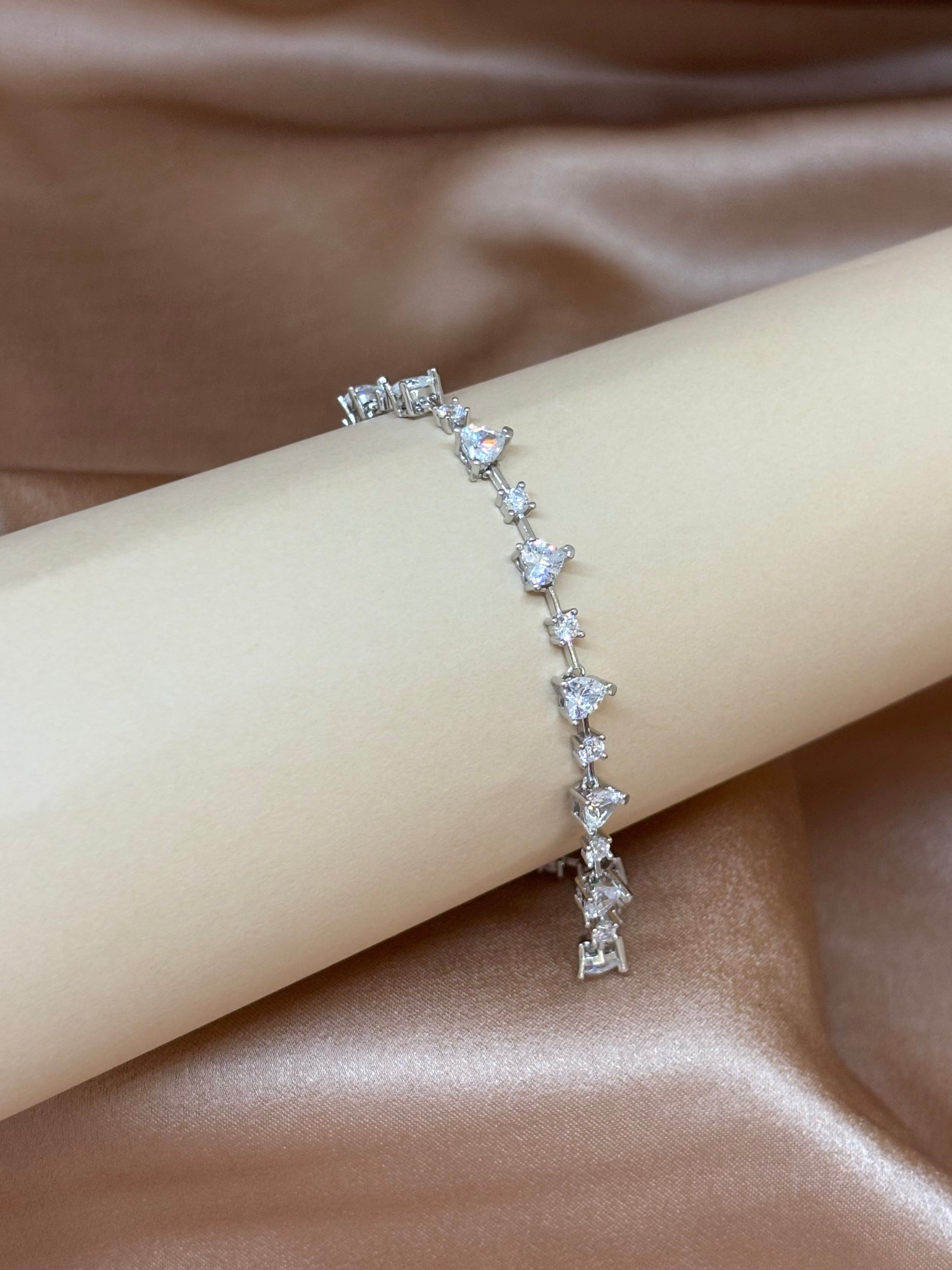 Alternating Geometric Crystal Link Bracelet