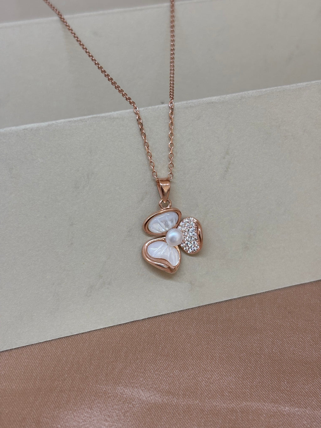 Rose Gold Floral Pearl Necklace