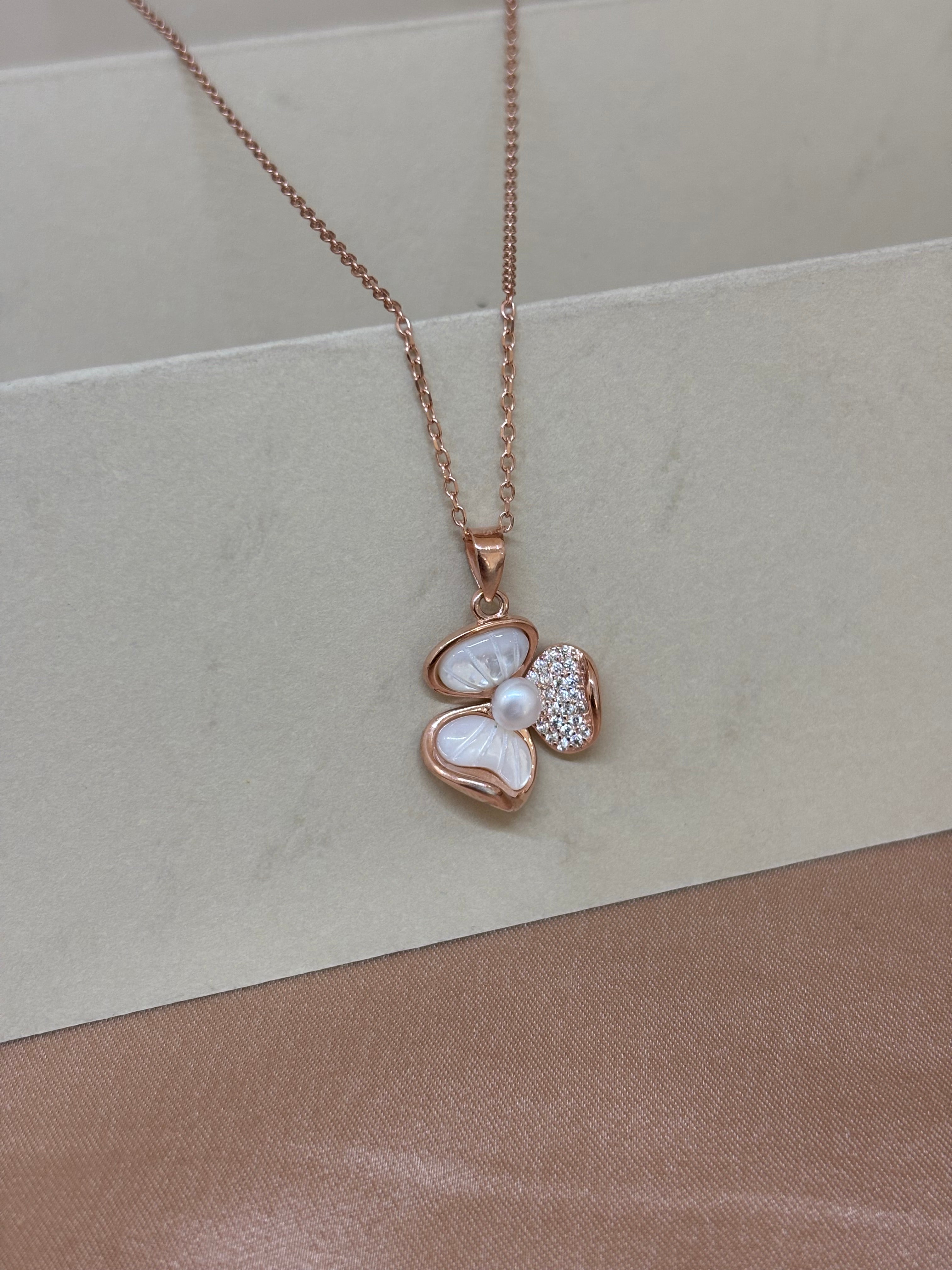 Rose Gold Floral Pearl Necklace