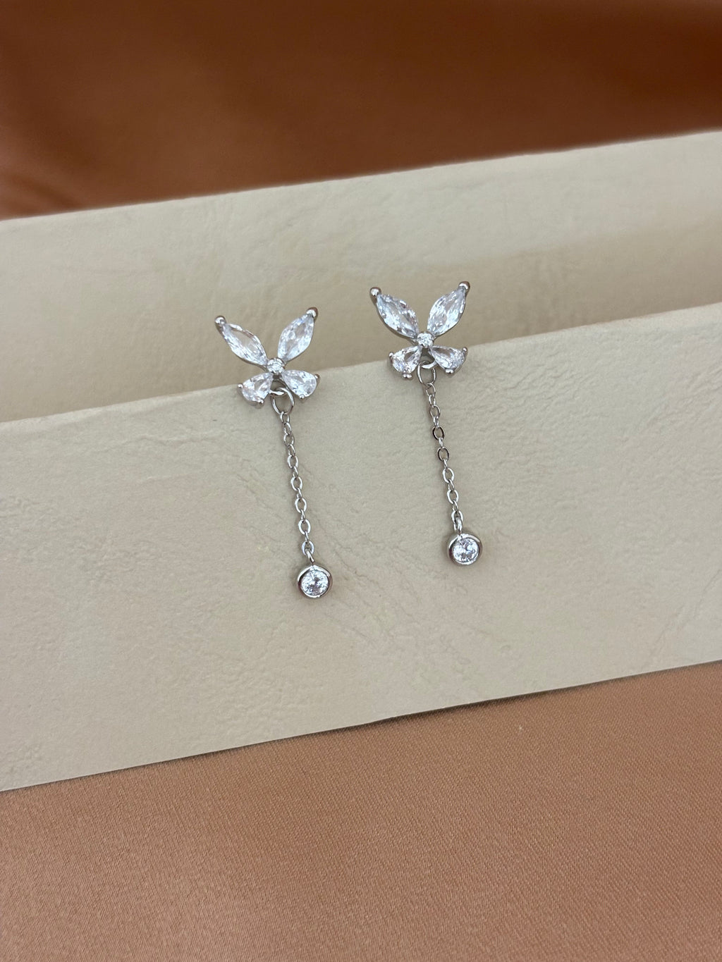 Sparkling Floral Butterfly Pendant Necklace & Drop Earring Set
