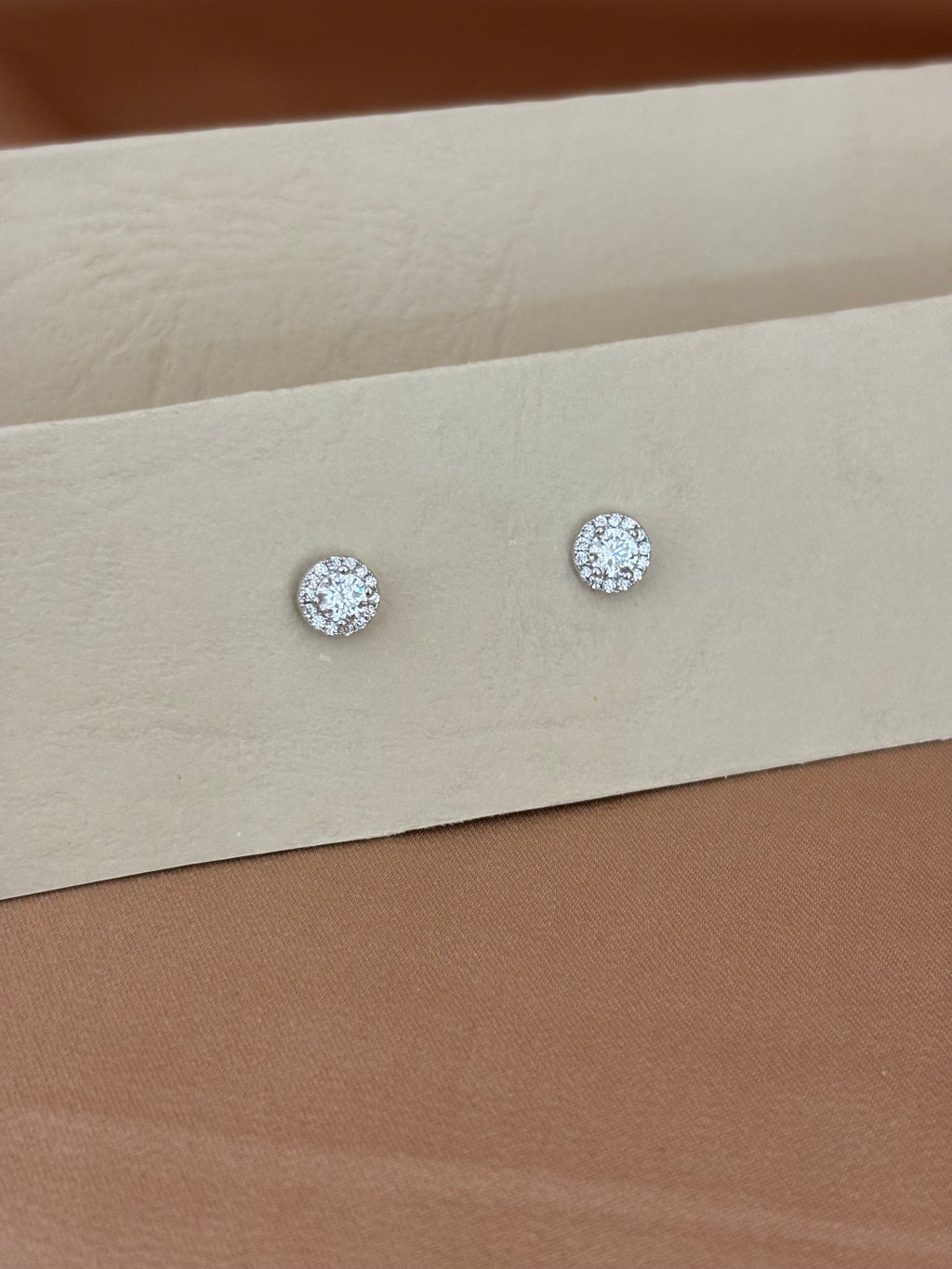 Timeless Brilliant-Cut Solitaire Halo Pendant Set