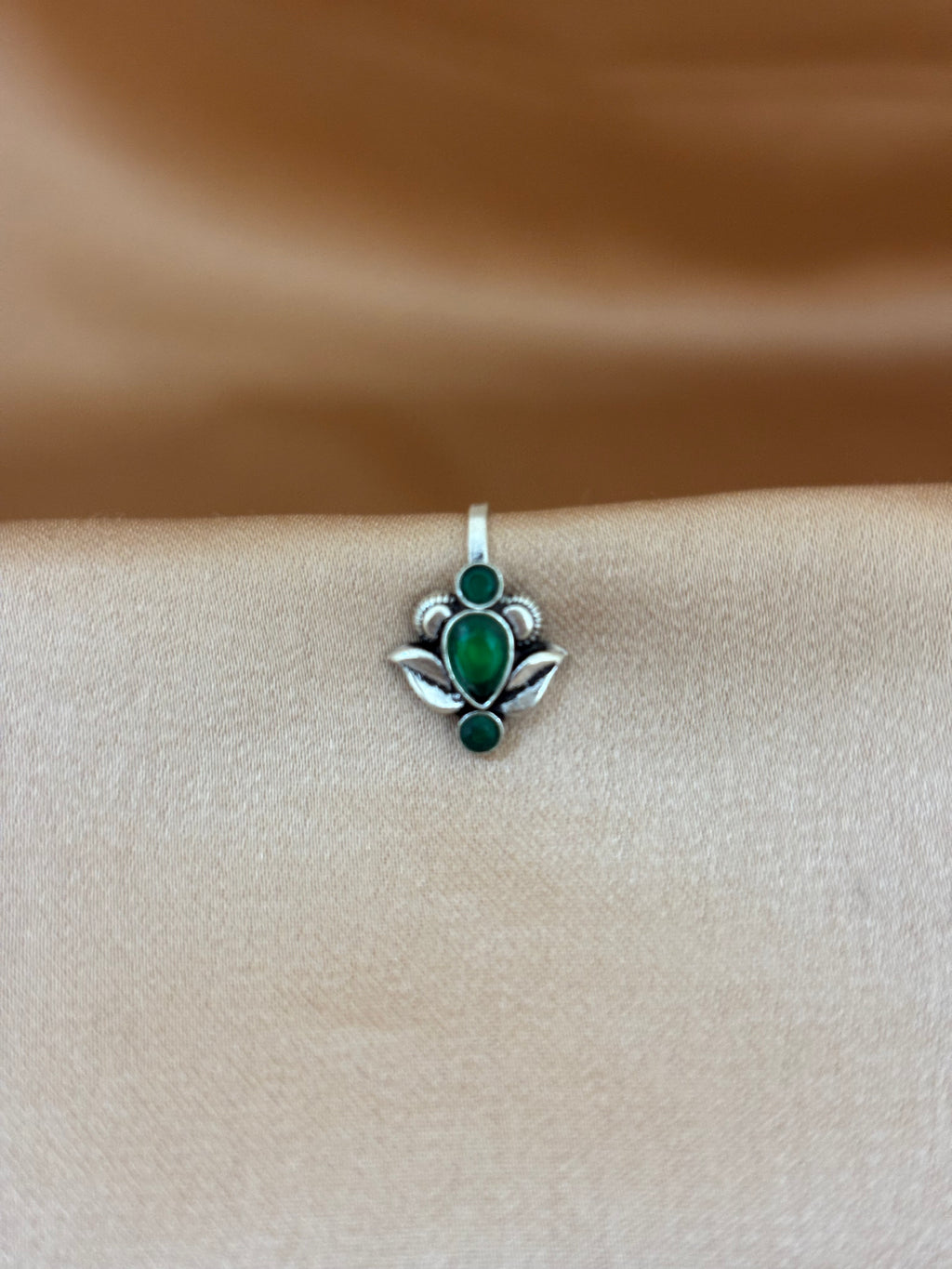 Forest Green Teardrop Silver Nose Pin