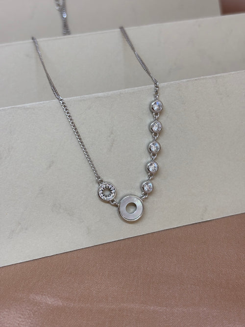 Asymmetric Orbital Crystal Necklace