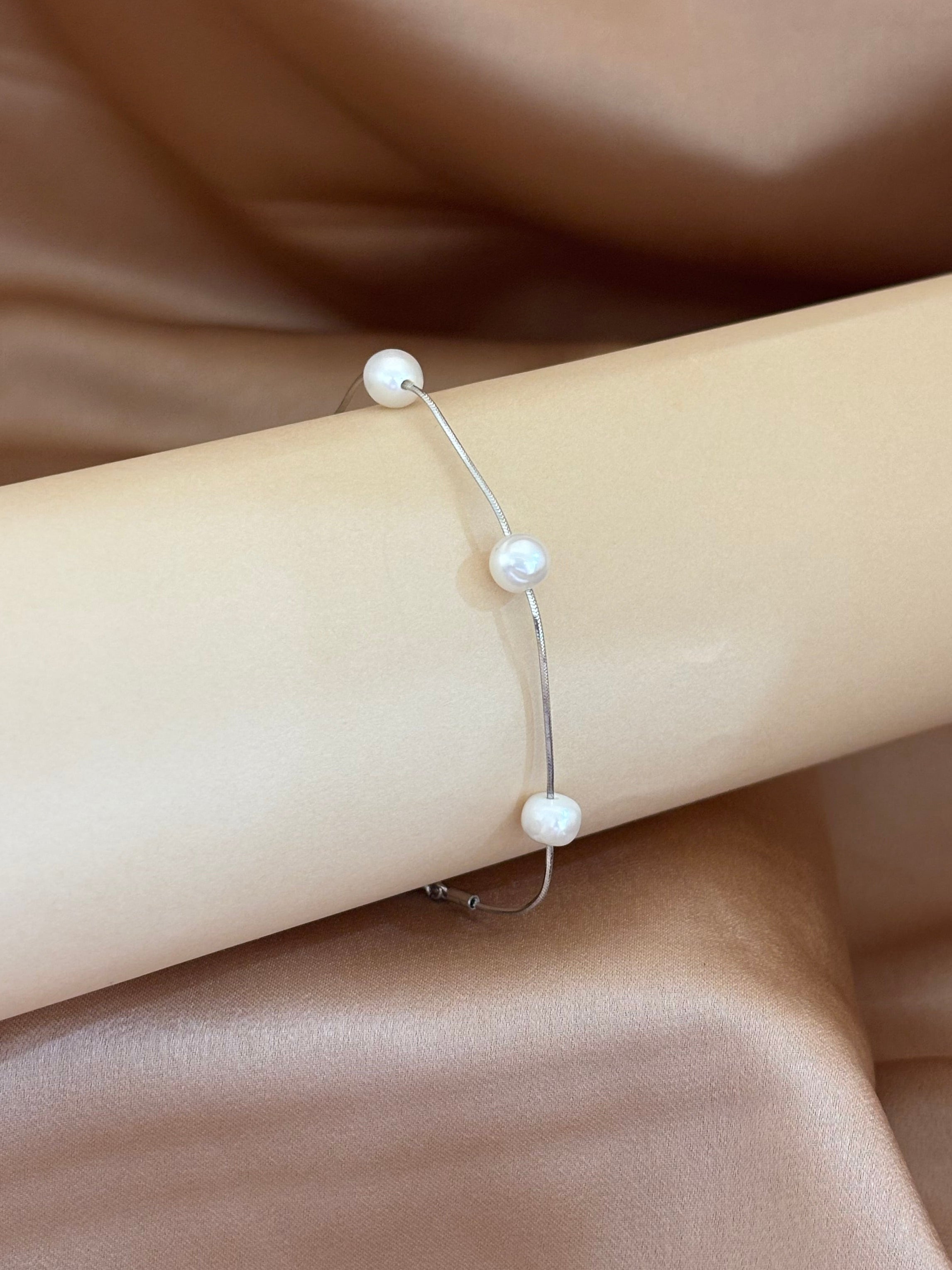 Minimalist Pearl Station Bracelet