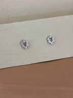 Elegant Scalloped Leaf Garland Necklace & Stud Earring Set