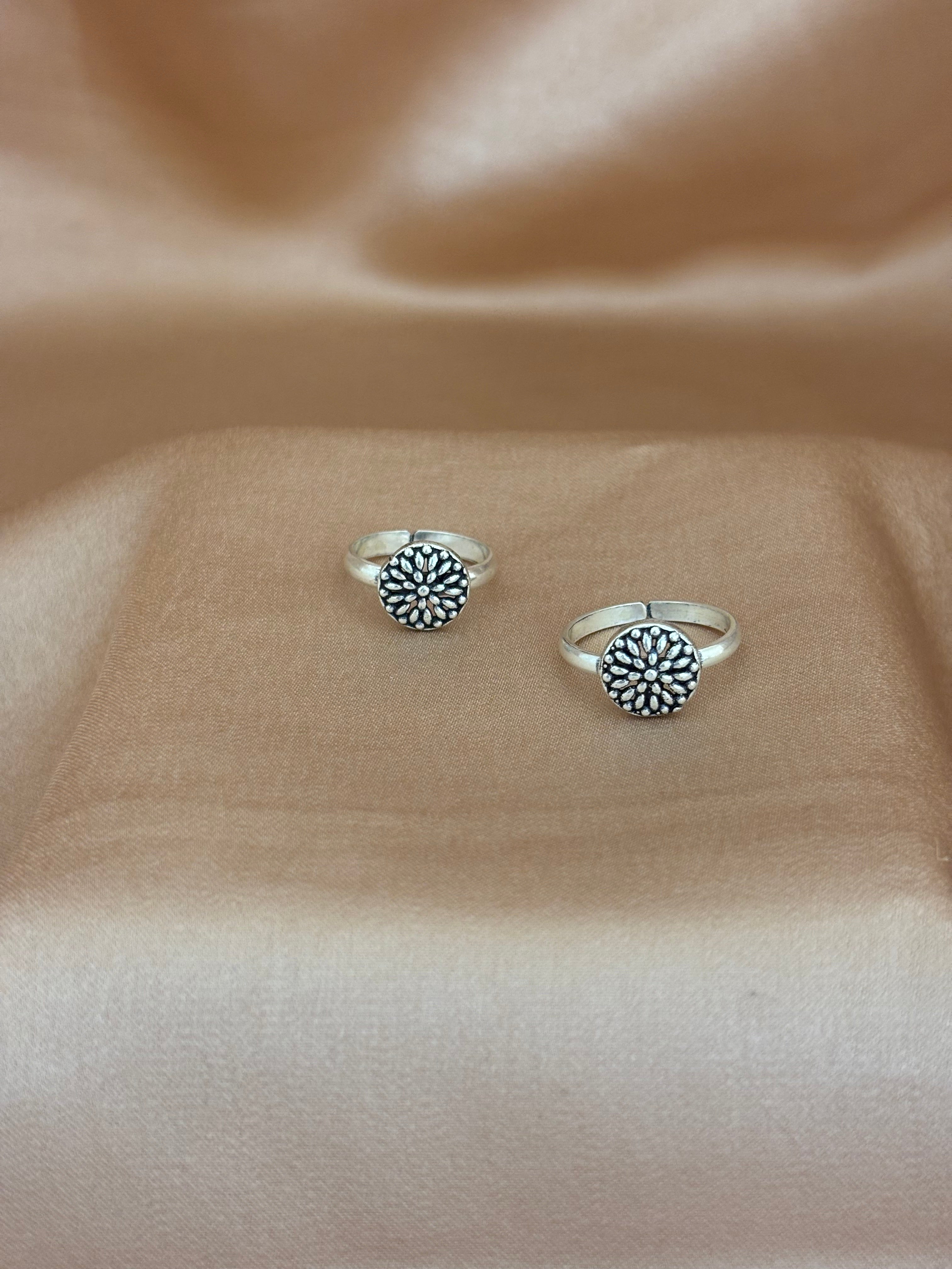 Oxidized Silver Floral Mandala Adjustable Toe Rings