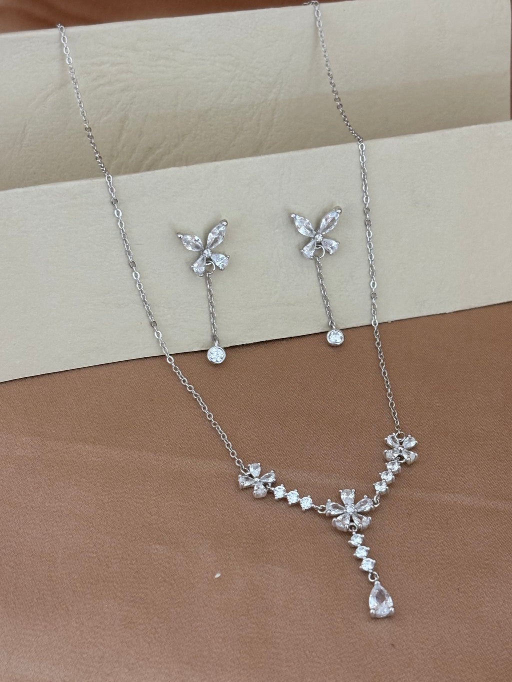 Sparkling Floral Butterfly Pendant Necklace & Drop Earring Set
