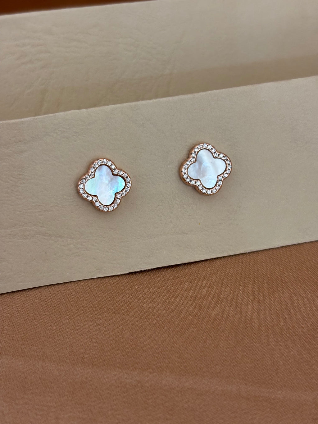Rose Gold Clover Mother of Pearl & Zirconia Pendant Set