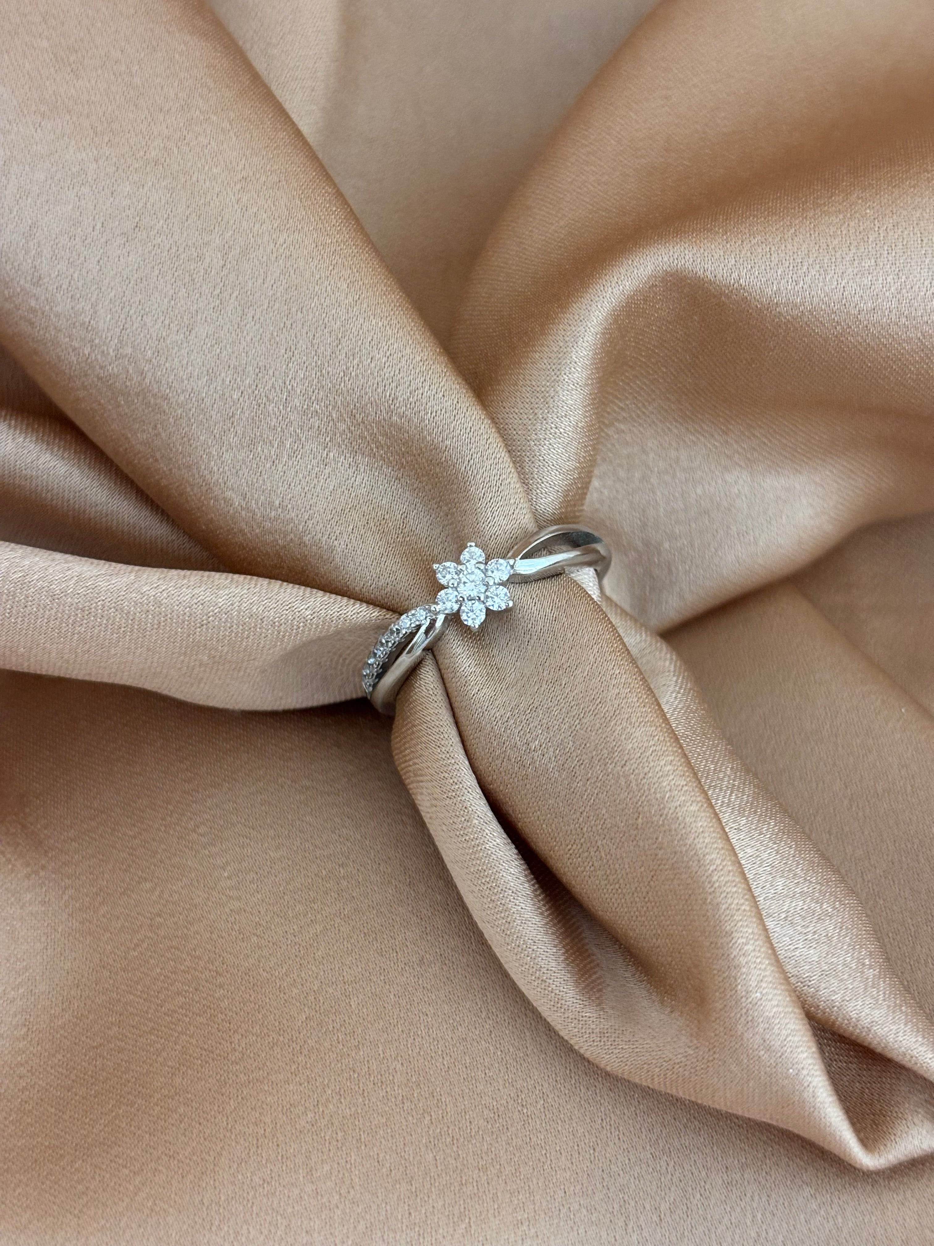 Sparkling Zirconia Flower Blossom Ring