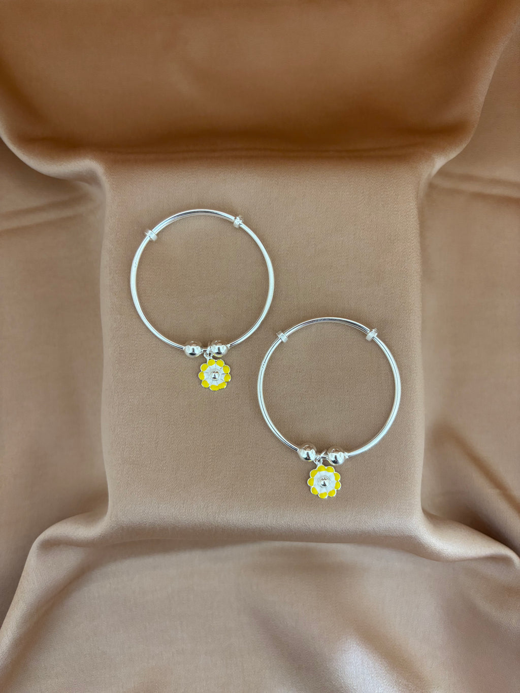 Sunshine Daisy Silver Baby Kadli Set