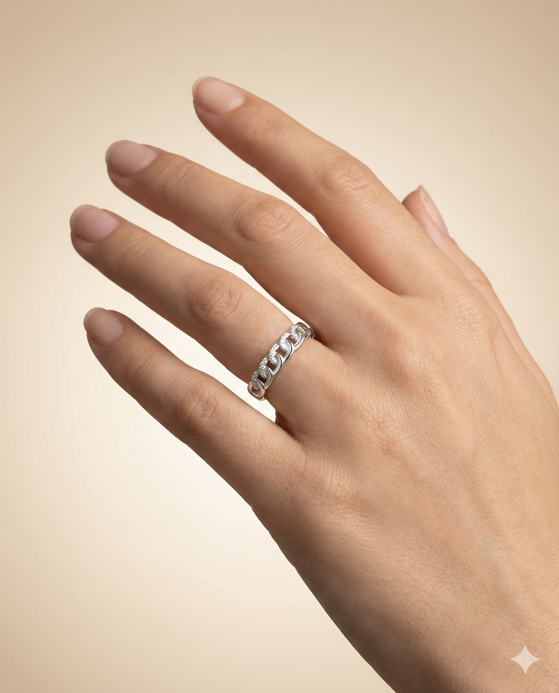 Sparkling Curb Link Band