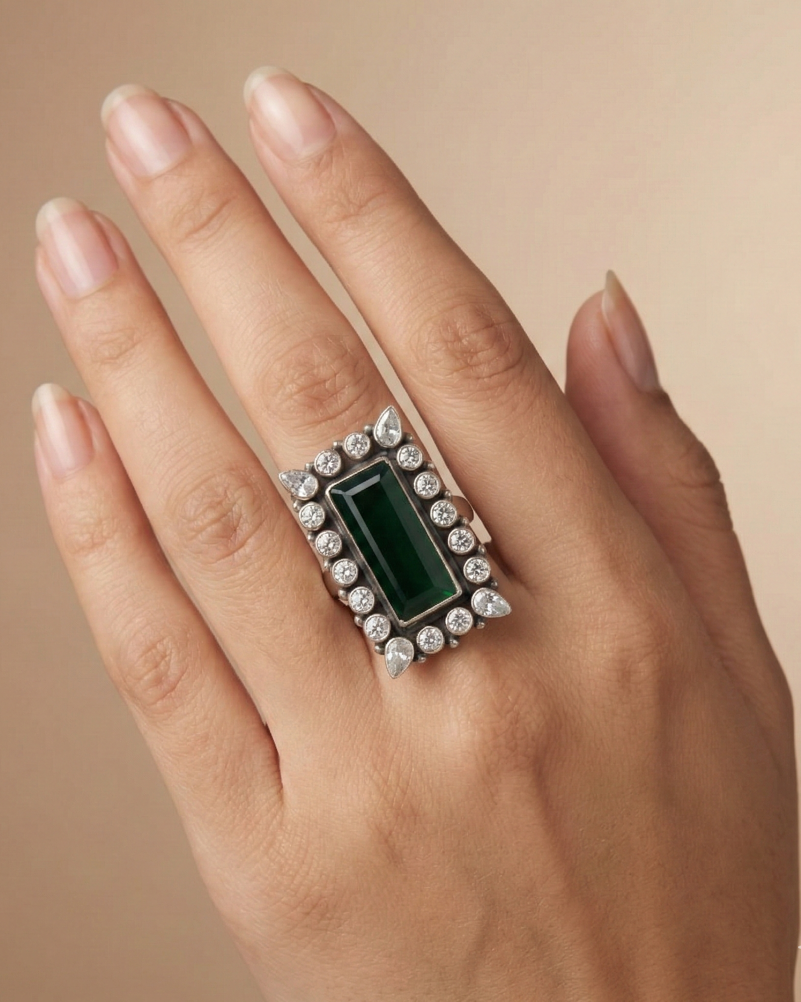 Vintage-Inspired Emerald Green Rectangular Statement Ring