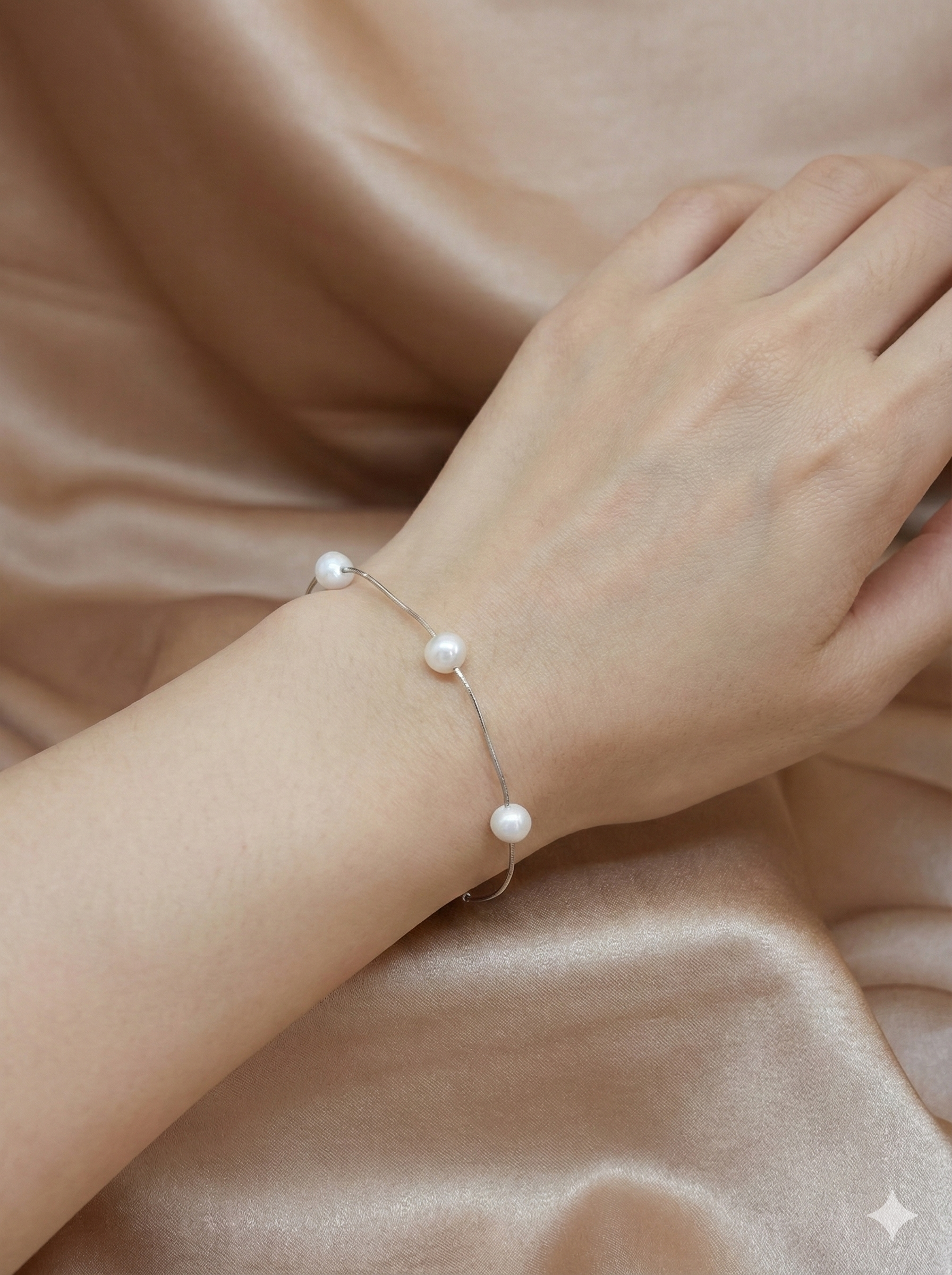 Minimalist Pearl Station Bracelet